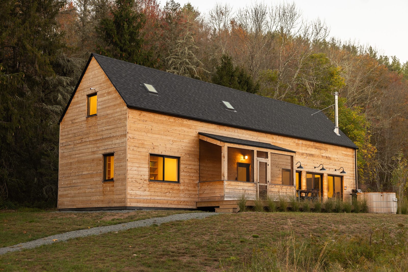 The Charmed Circle Cabin, place to stay in Kenoza Lake