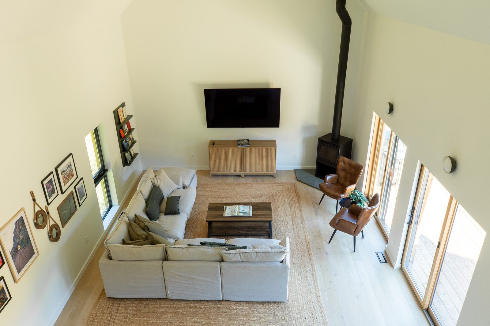 The Charmed Circle Cabin, place to stay in Kenoza Lake
